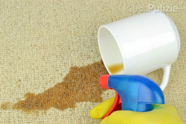 Come eliminare le macchie dai tappeti
