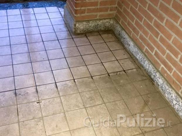 Lavaggio terrazzi, balconi e pavimenti esterni